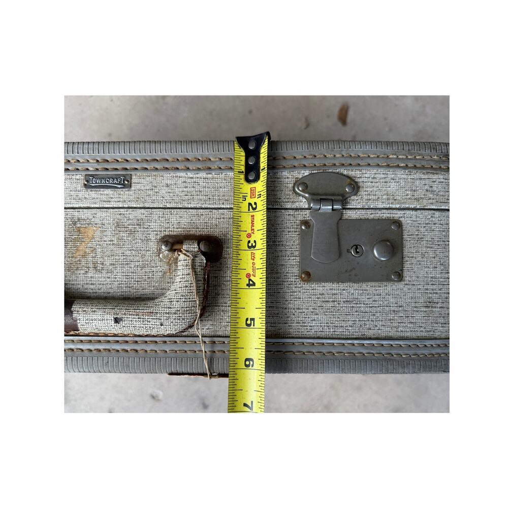 Mid-Century Towncraft‎ Luggage Hard-Sided Suitcase Gray Tweed Metal Latches 1950 - Picture 9 of 11